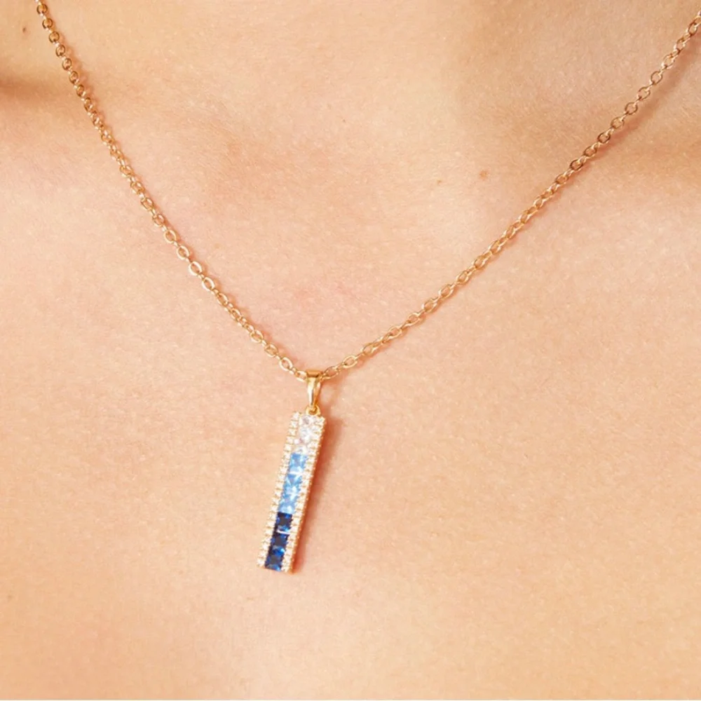 NWT VINCE CAMUTO BLUE OMBRÉ CZ NECKLACE - Picture 3 of 9